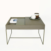 Lade das Bild in den Galerie-Viewer, Cali the small Table (Couchtisch, Salontisch)