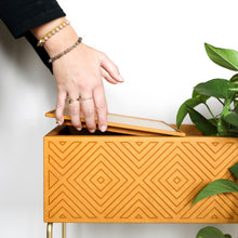 Lade das Bild in den Galerie-Viewer, mali the tray (Holztablett)