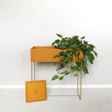 Lade das Bild in den Galerie-Viewer, mali the tray (Holztablett)